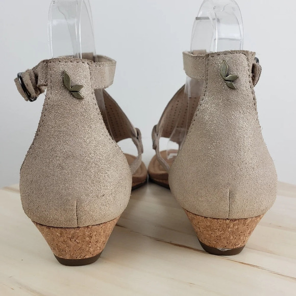 UGG Koolaburra Briona Wedge Sandals Size 10 Tan Gold Glitter Ankle Strap Casual - Picture 5 of 11